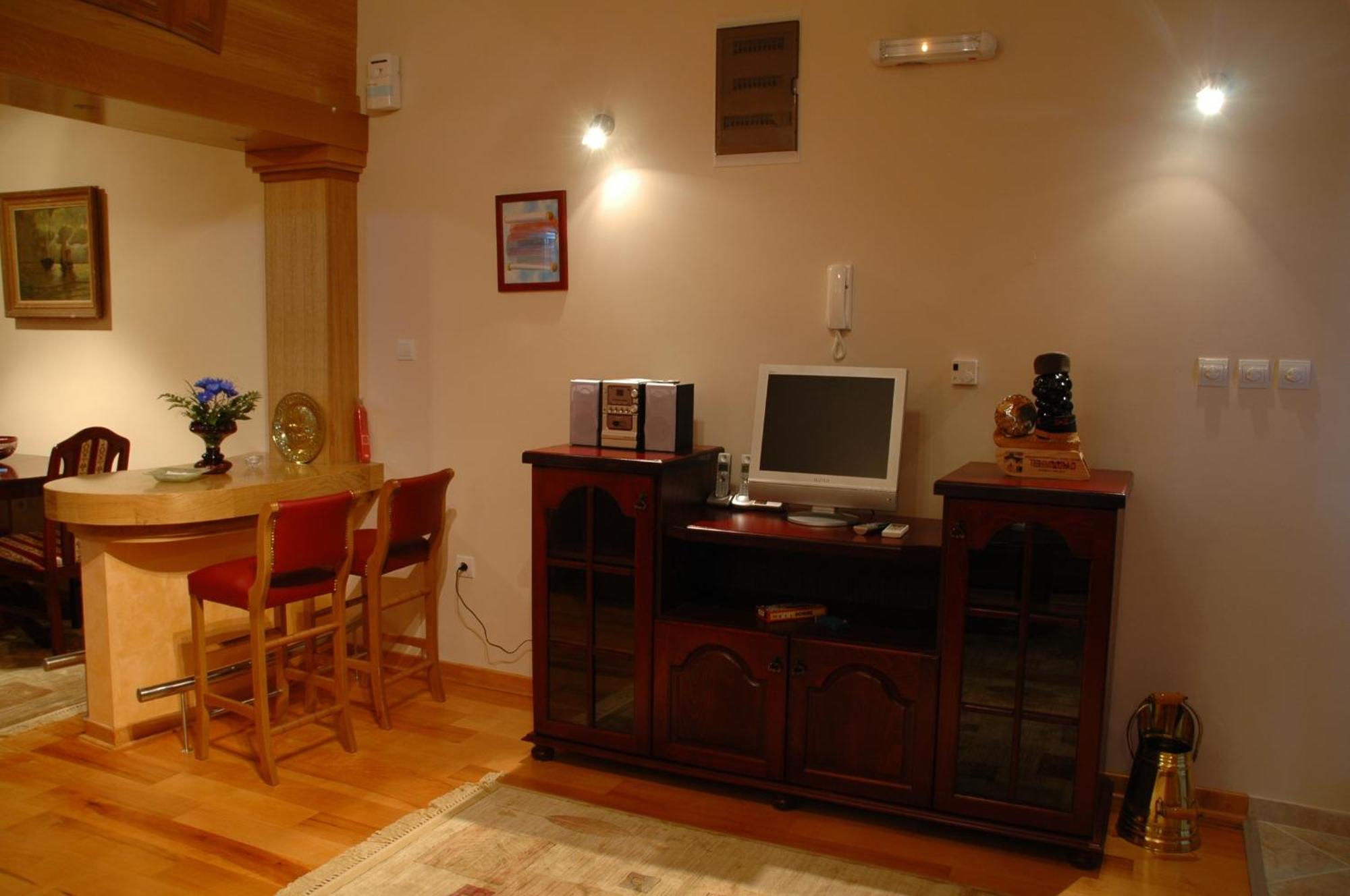 Hotel Tehnograd Кралево Экстерьер фото